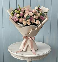 Букет бодрость в Красной Поляне Кировской области Букет цветов из:  Розы и Лизиантусы в Красной Поляне Кировской области