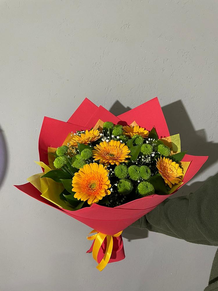 Букет восход солнца в Красной Поляне Кировской области Букет цветов из: Герберы и Хризантемы в Красной Поляне Кировской области