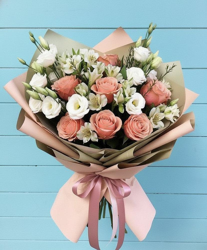 Букет олимп в Красной Поляне Кировской области Букет цветов из: Розы, Альстромерии и Лизиантусы в Красной Поляне Кировской области