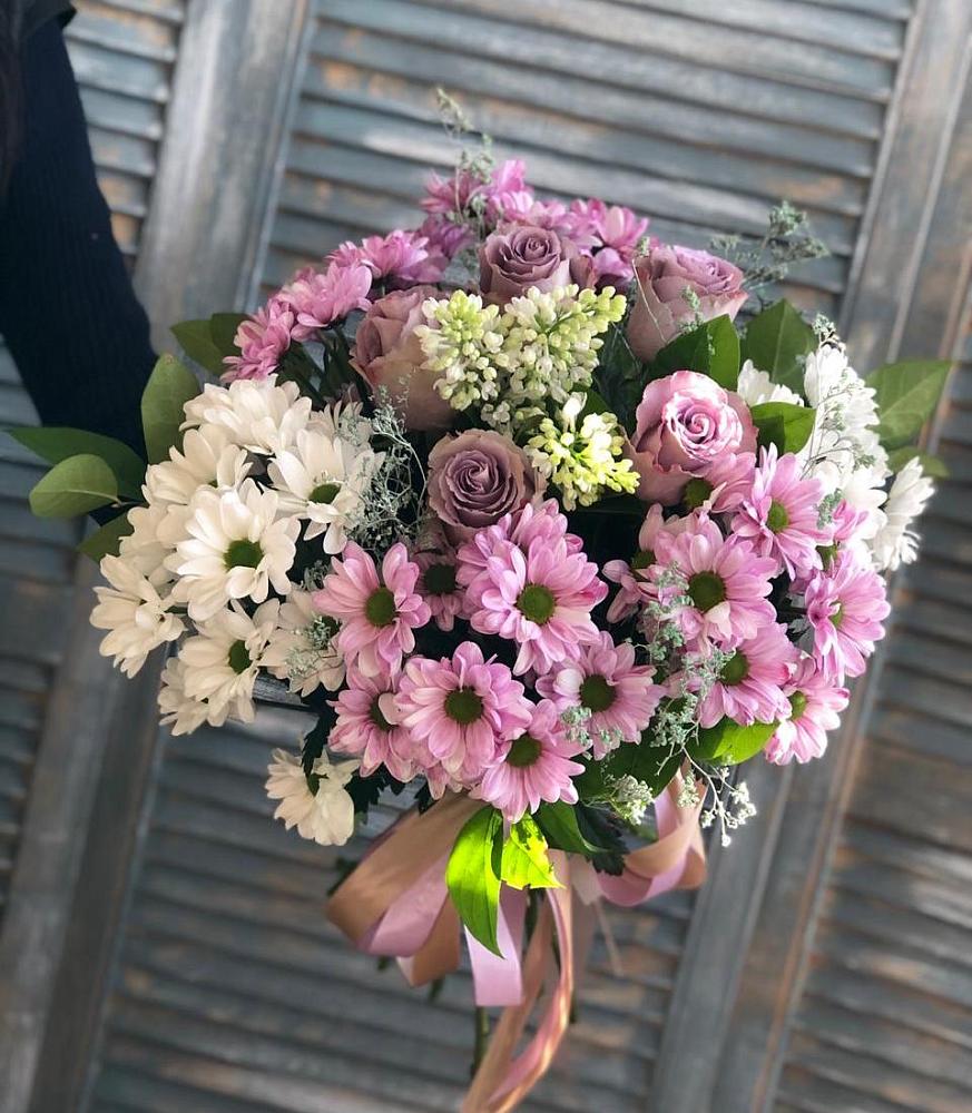 Букет Цветочный шарм в Красной Поляне Кировской области Букет цветов из: Хризантемы и Розы в Красной Поляне Кировской области