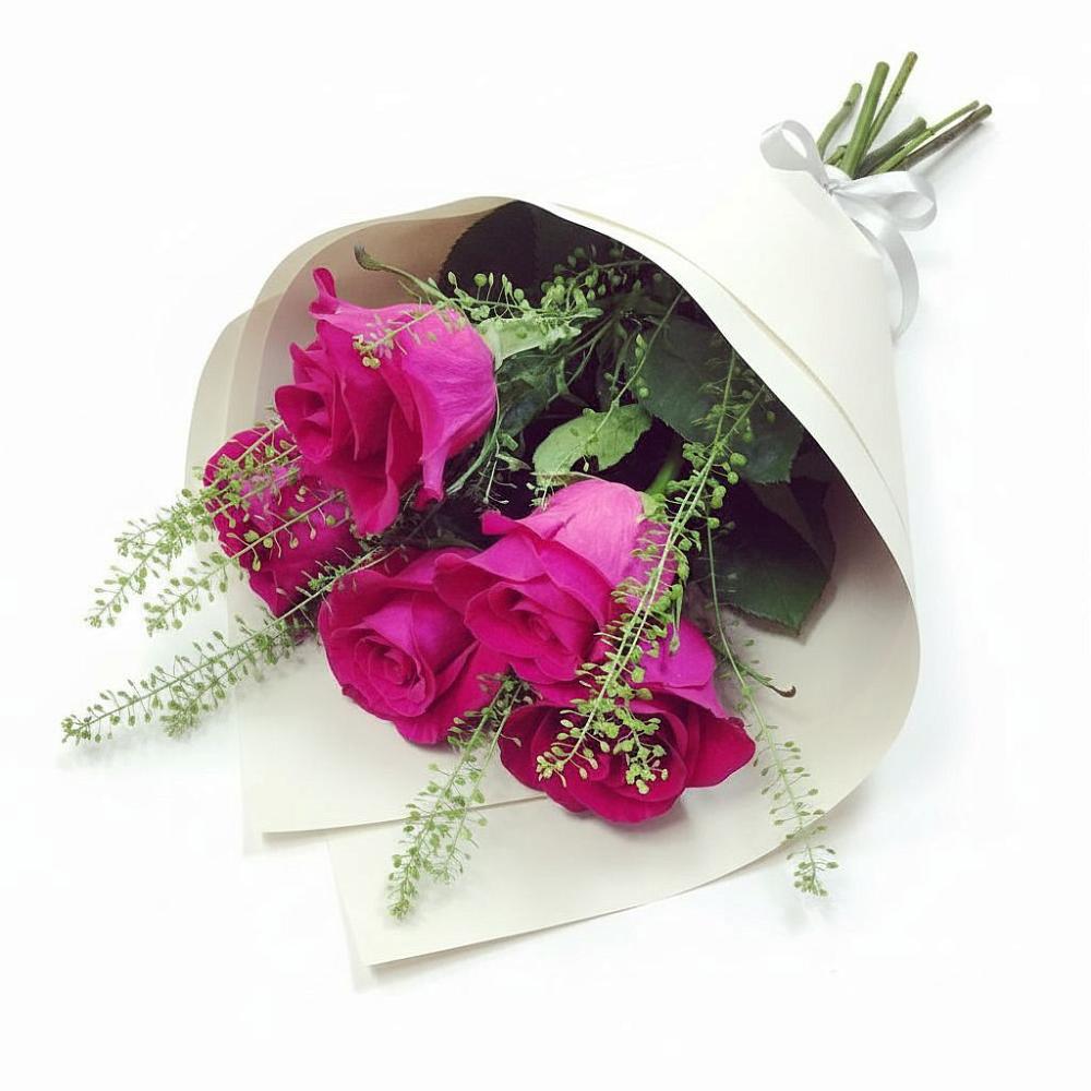 Букет ярко-розовый в Красной Поляне Кировской области Букет цветов из: Розы в Красной Поляне Кировской области