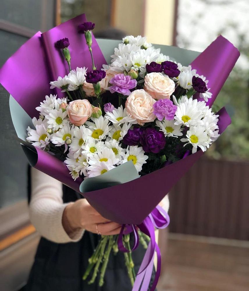 Букет цветов из: Хризантемы, Гвоздики и Розы в Красной Поляне Кировской области