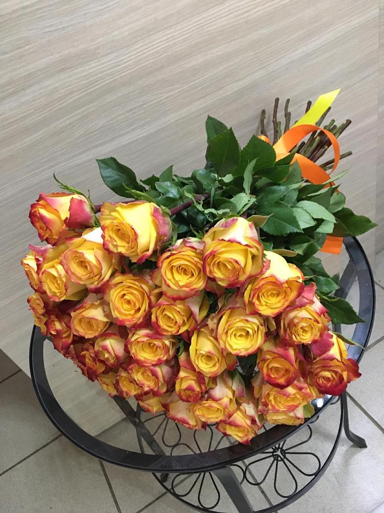 Желтые розы  в Красной Поляне Кировской области Букет Желтые розы в Красной Поляне Кировской области