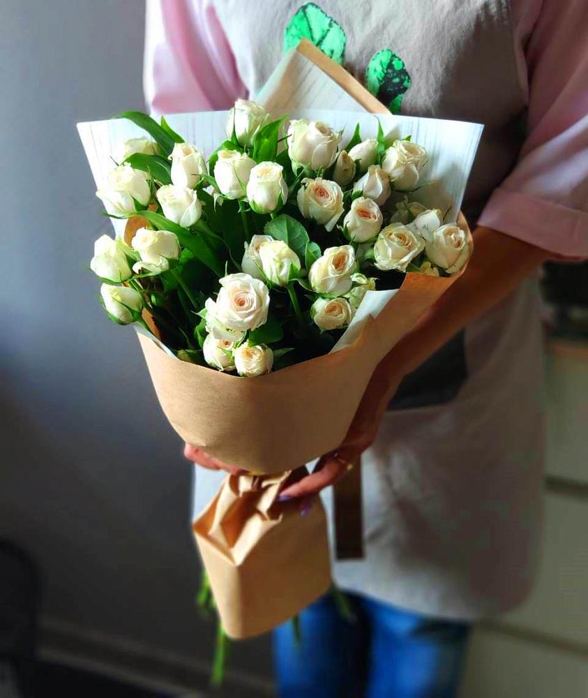 Букет хорошее настроение в Красной Поляне Кировской области Букет цветов из: Розы в Красной Поляне Кировской области